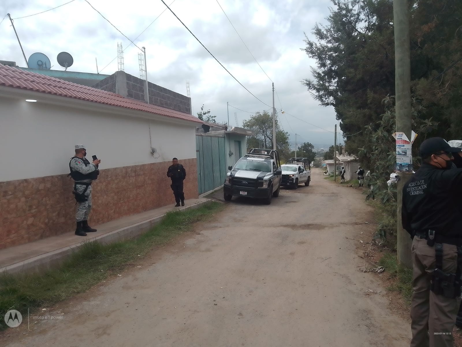 Catean ministeriales predio en Tetla, aseguran pipas hechizas